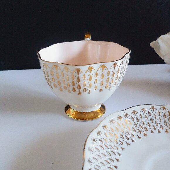 Queen Anne Bone China Tea Cup Pink Gold - Picture 10 of 16